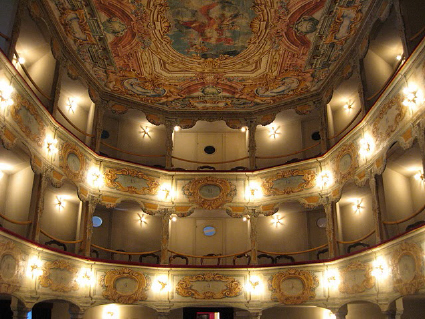 Flora Theater in Penna San Giovanni